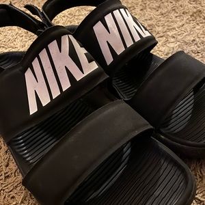 Nike Women Tanjun Sandals